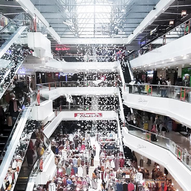 Family-friendly shopping and daily life in Portugal